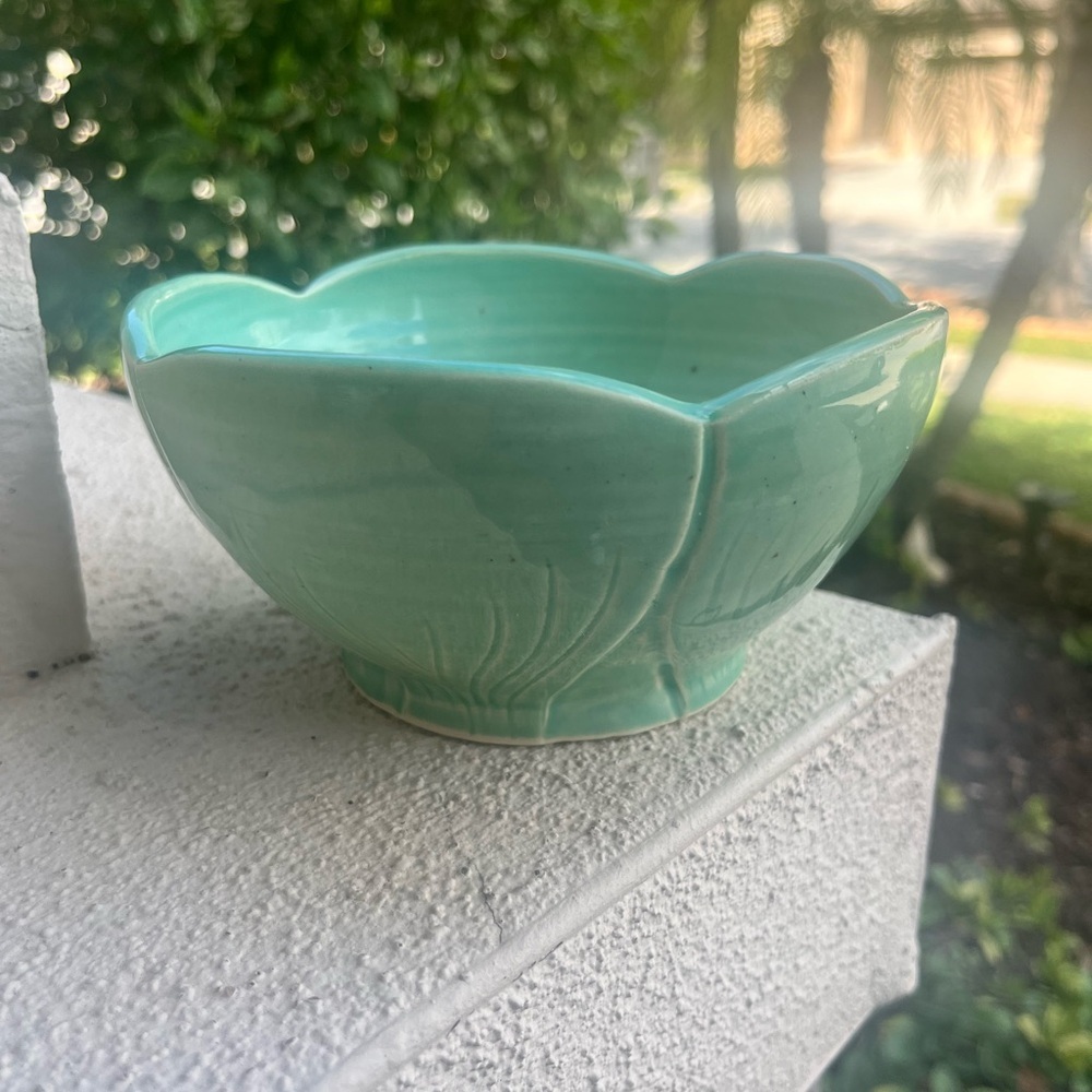 Youning Pottery Celadon Lotus Bowl – Mint Green Glaze
